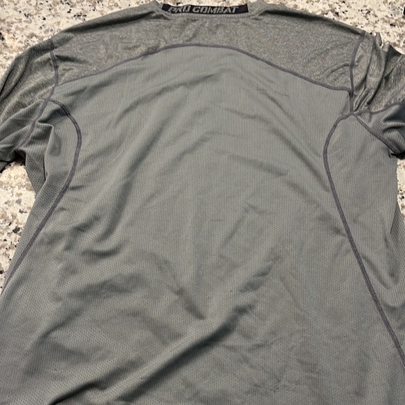 Nike pro combat fitted large lightweight tee - Picture 4 of 4
